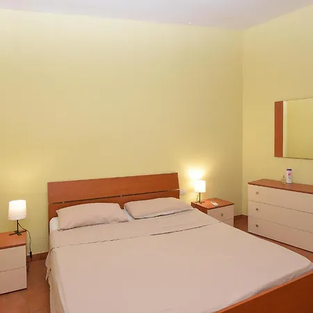 3 Bedroom Cozy In Apartment Marina di Ragusa