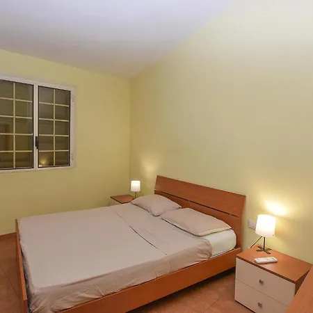 3 Bedroom Cozy In Apartment